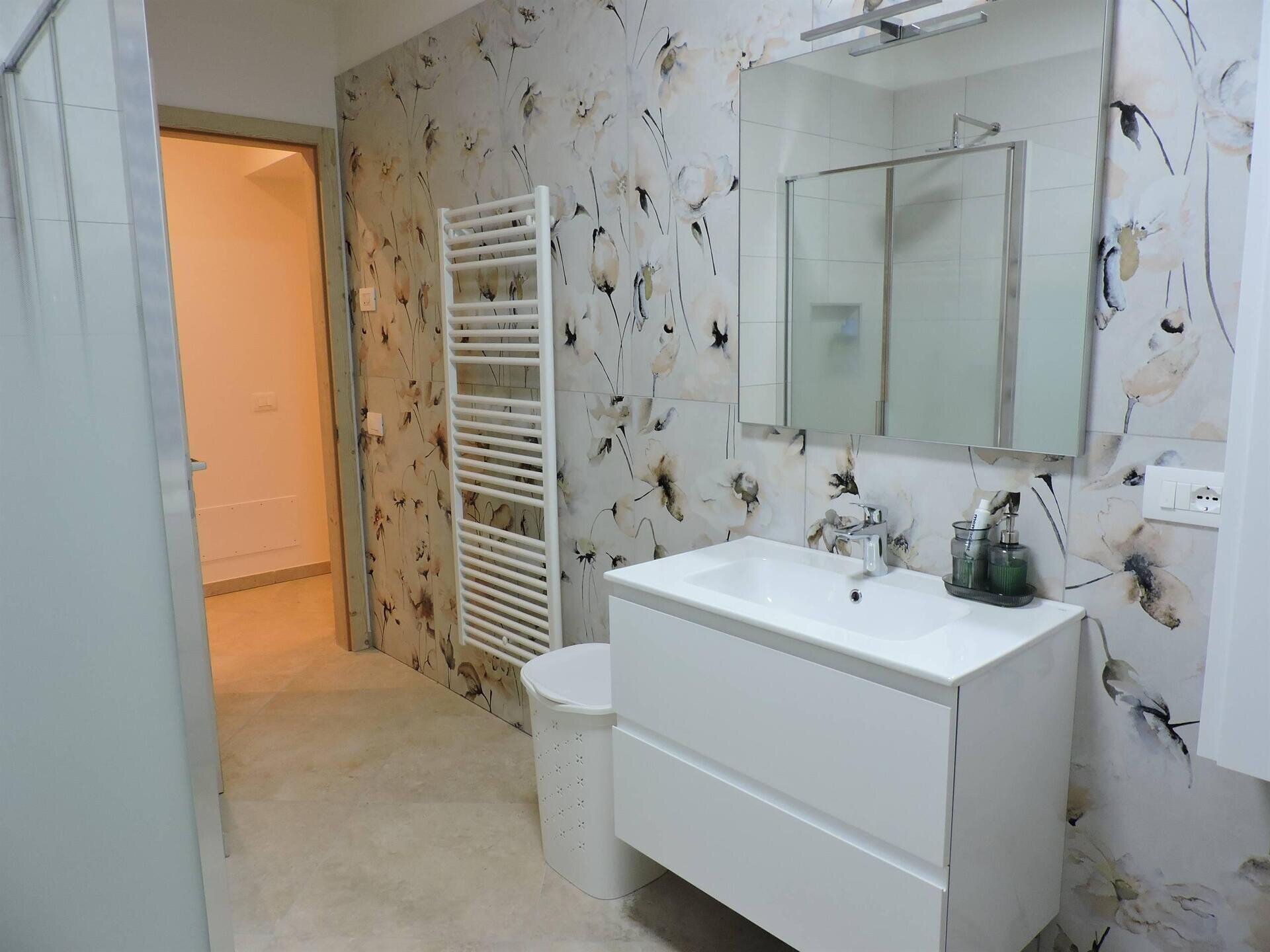 Images Trn 1 8444a300 Ac95 461b 81b3 1d90f4a038f2 99 Image