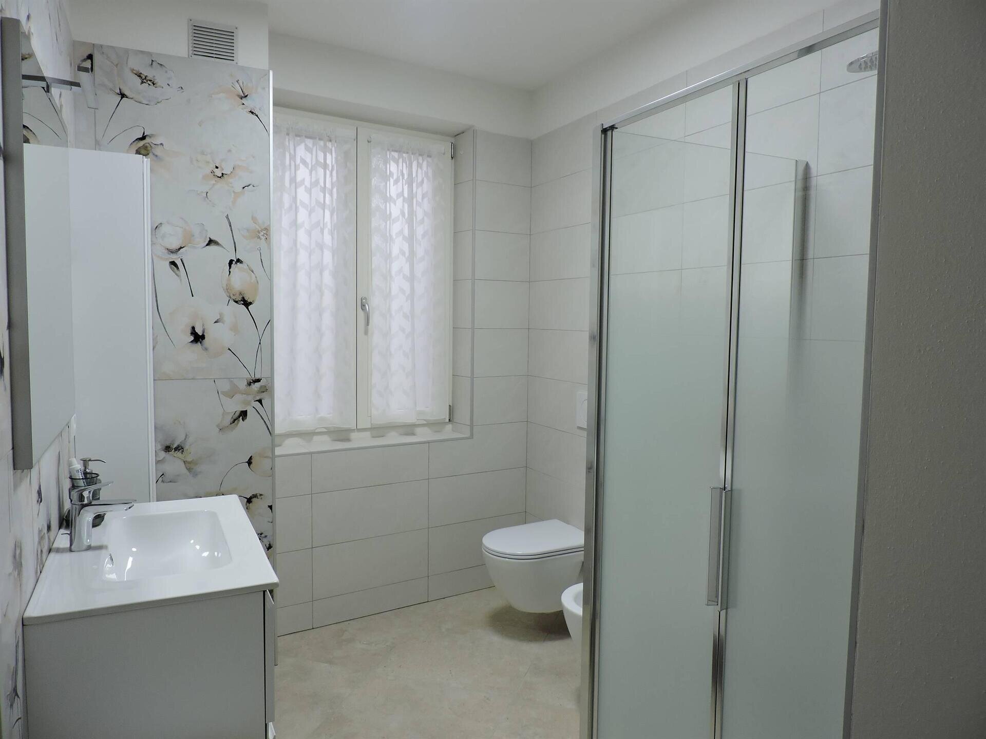 Images Trn 1 32df2cf8 Fb0a 49c9 B324 Bfa5f244a8e4 99 Image