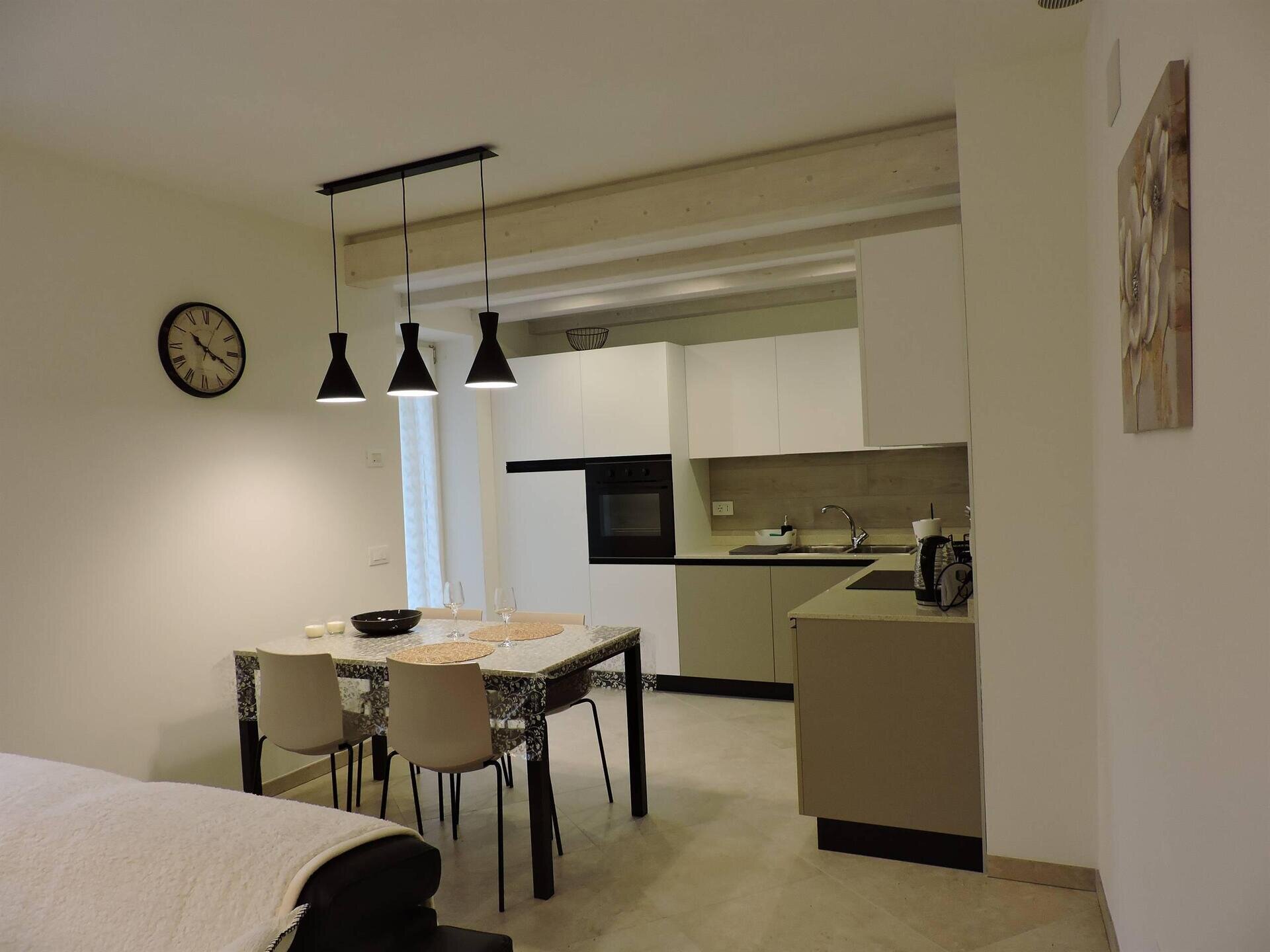 Images Trn 1 07c9a72b C846 403e 8b72 E6016610b669 99 Image