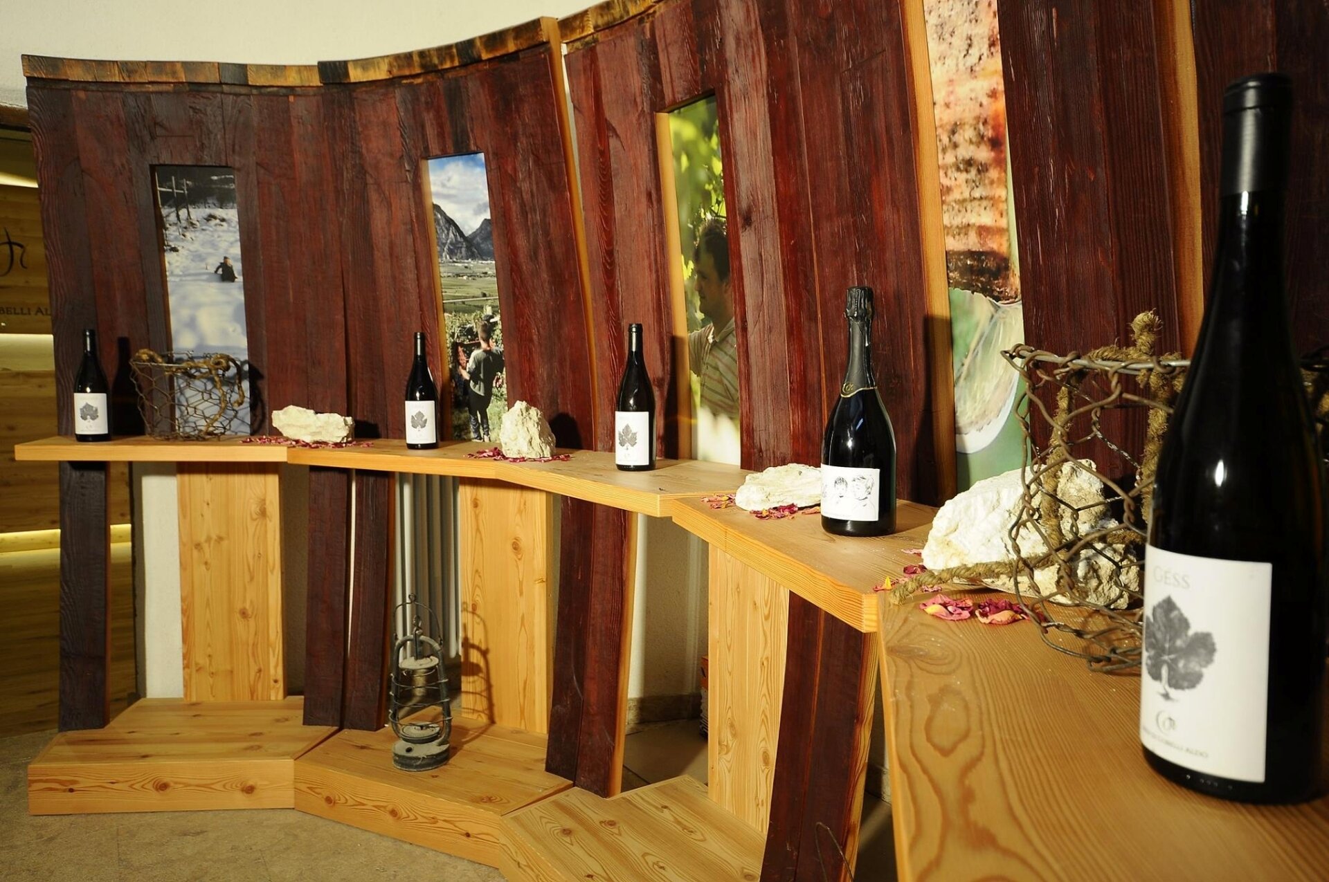 Content Dam Org 5 Images Full Rights Piana Rotaliana Shopping Cantine E Distillerie Cobelli Ingresso Cobelli