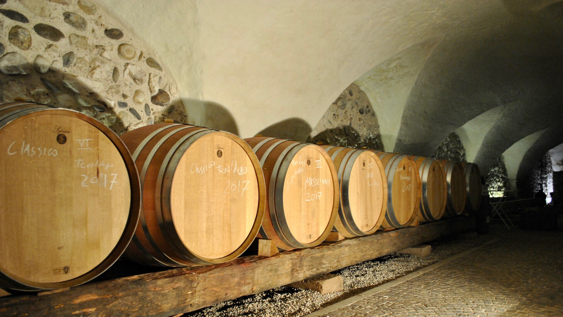 Content Dam Org 5 Images Full Rights Piana Rotaliana Shopping Cantine E Distillerie Azienda Agricola A Martinelli Martinelli Rotaliana Victoria Walls Barricaia