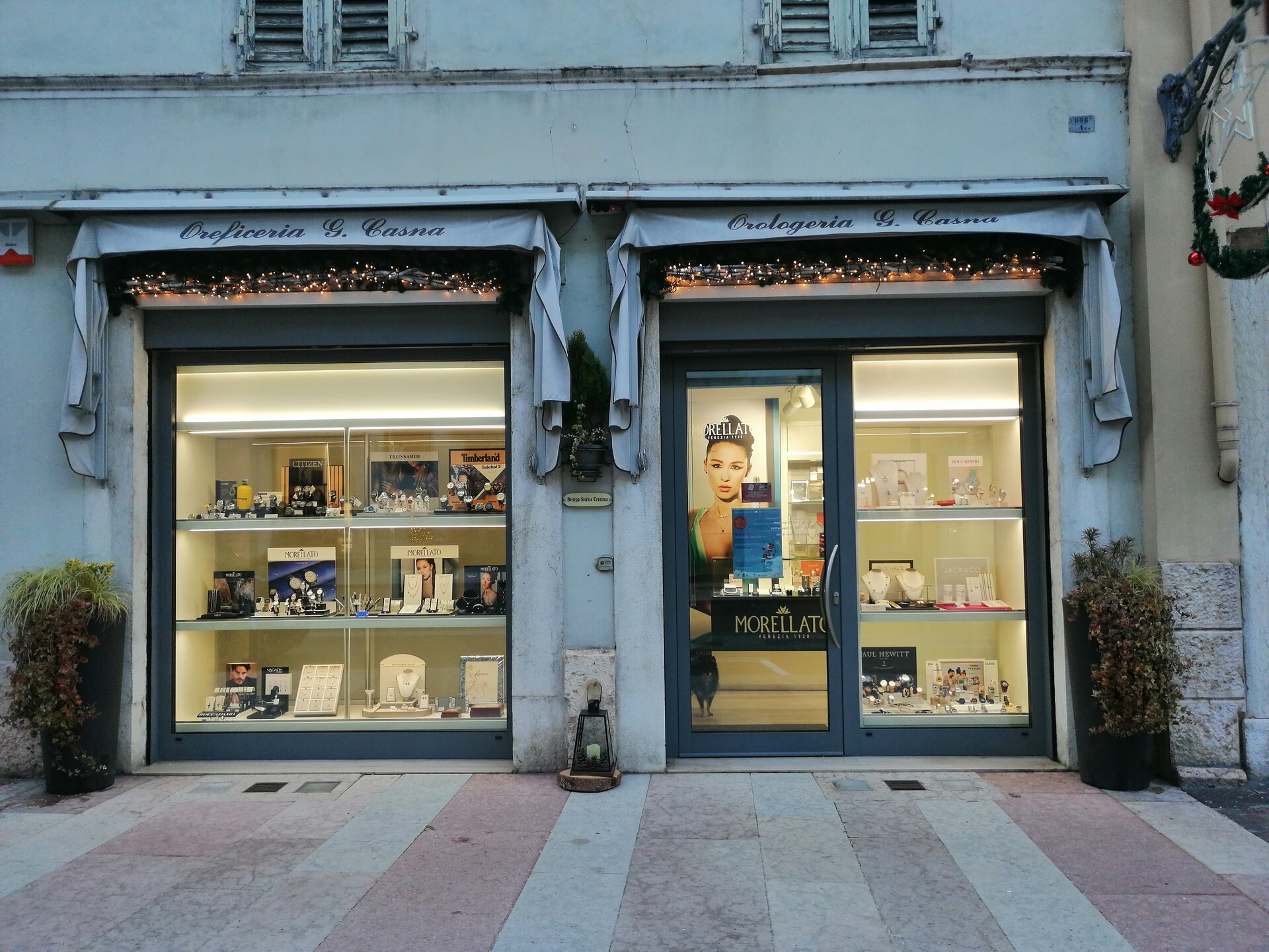 Content Dam Org 5 Images Full Rights Piana Rotaliana Shopping Negozi E Botteghe Orologeria Casna Esterno Rotaliana