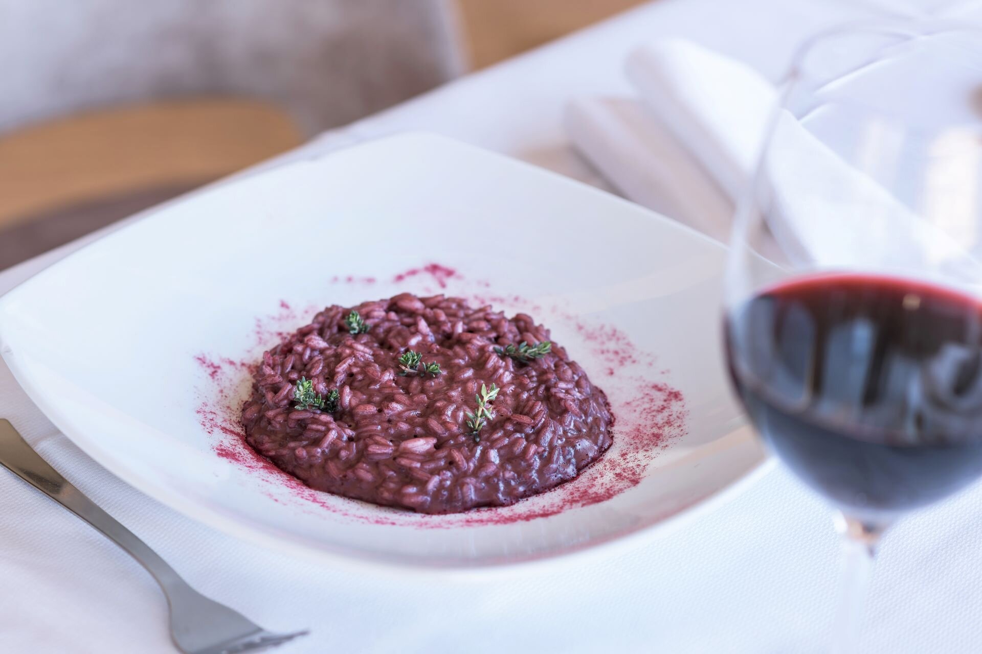 Risotto mit Teroldego Rotaliano Rotwein Risotto mit Teroldego Rotaliano Rotwein